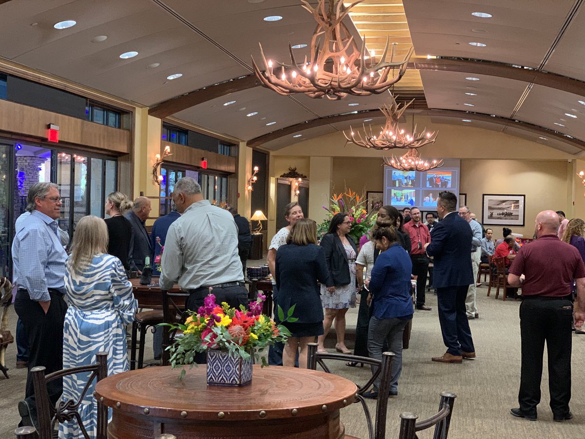 Vanessa Munson tweet media