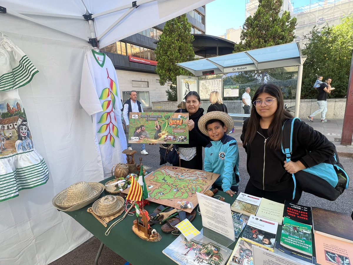 SantaCruzSCZ's tweet photo. Estamos en 8a edición del Mescla’t de #Sabadell, @Aj_Sabadell. Interculturando, mostrando un popurrí de ese rinconcito particular en Bolivia, llamado #SantaCruzSCZ. #IdentidadCruceña #SCZ
#SCZSBD #Mesclat #Mesclat22 #Mesclat2022
#CambalanesTv #CambalanesInterculturalitat https://t.co/CQcKUSLroK