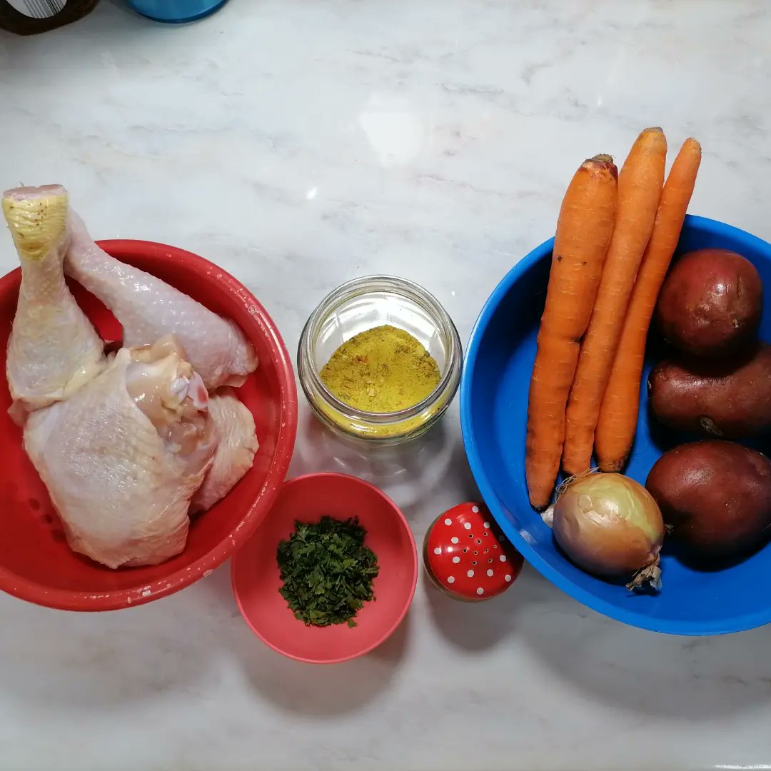 MaliSlatkis2's tweet photo. Domaća pileća supa

Yt link :
https://t.co/0WS3LNfdKj

#kitchen #KITCHENKINGDOM #lunch #Lunchtime #recept #chicken #piletina #ebéd #lunchrecipe #krompir #POTATO #potatoes #hrana #kuhinja #ručak #konyha #etél #soup #supa #leves https://t.co/1Xic1luHM5