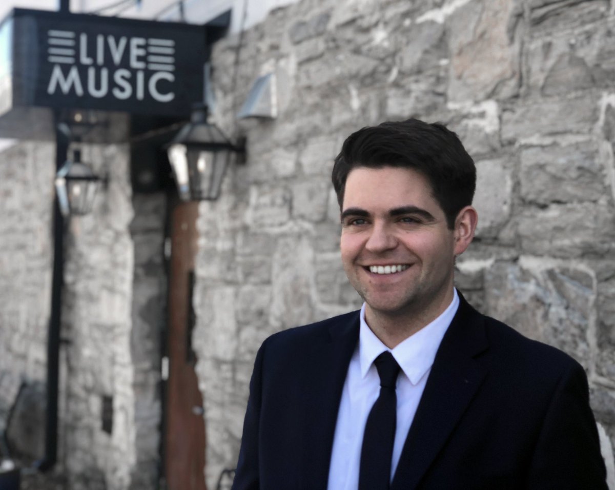 🇮🇹🎶🎤 Headliner Andrew Zarrillo 🎤🎶🇮🇹
#italiangirls #italianguys #italianfood #italianmusic #italianpride #italianpeople #westcoastitalians #italianculture #thingstodoinla #italianfestival #joemantegna #italianheritagemonth #calitalians #italianamerican <a href="/AndrewZarrillo/">Andrew Zarrillo</a>