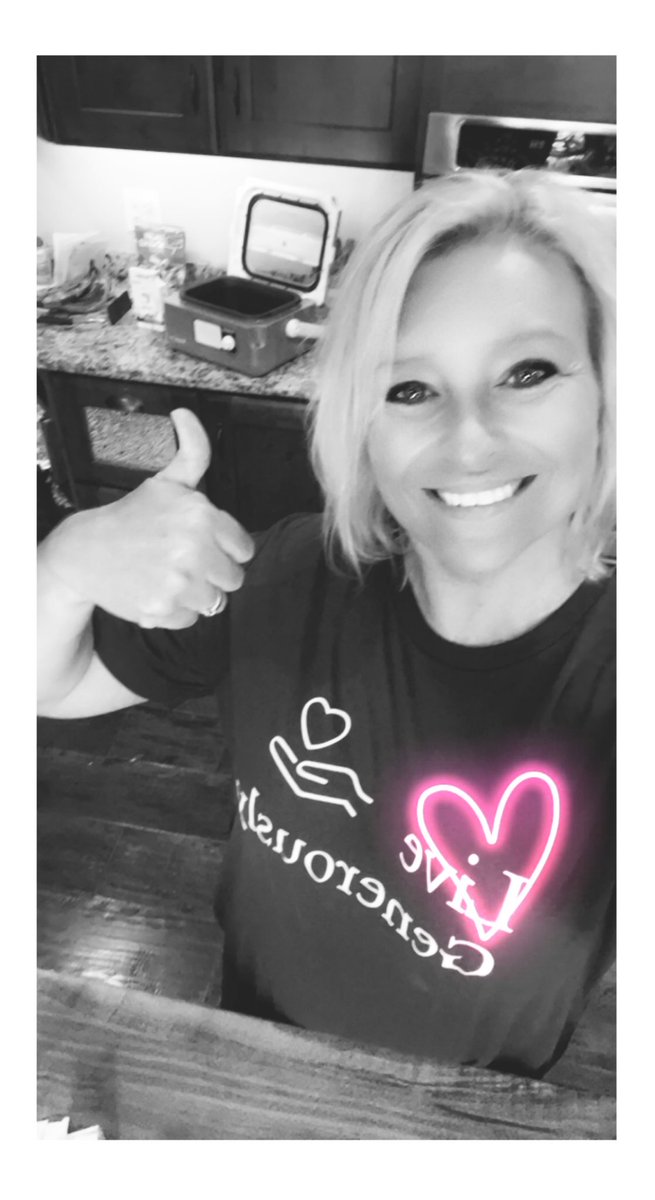 thefarmerette's tweet photo. Just rocking the crock today. #harvest21 #farmwifefood coming to a field near me. Sorry not you. Lol 😂 #farmfood #fieldmeals #farmgirl https://t.co/9V7TxTyg6R