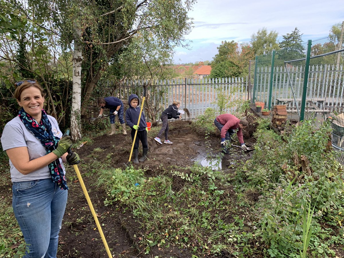 CharboroughRd's tweet photo. Thank you to everyone who helped at our second Eco Day. The pond has been reinstated and even has its first resident. About 200 bulbs have been planted too providing lots of colour for spring and summer. #TeamCRD #ecoschools #rewilding https://t.co/kSHGKaV8HD
