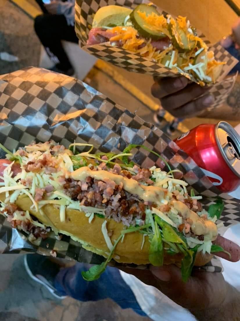 AlfonzoCami's tweet photo. Buenas a todos, hace unos días inauguramos con mi familia un local en Av. Eva Perón 4445, Libertad Merlo. Les agradecería si pueden rt! Gracias ❤️💖 
LIBERDOG'S https://t.co/6WTwZZRCuN