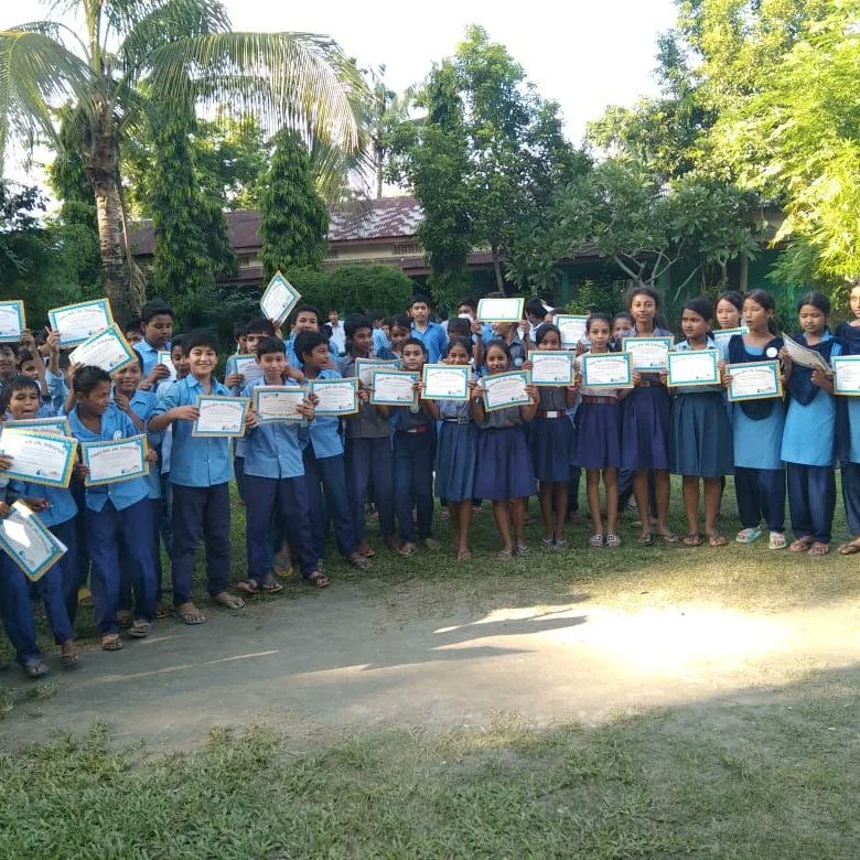 SriSriRDP's tweet photo. #MeragarhNarayanDevHSSchool, #Jorhat District, #Assam students became the new #jalrakshaks with 100 of them participating eagerly in the #MainBhiJalRakshak Campaign jointly undertaken by @WMPSC & #SSRDP Trust to commemorate the#azadikaamritmahotsav2022. #75schools, #MoSDE https://t.co/0Skm5PQBnw