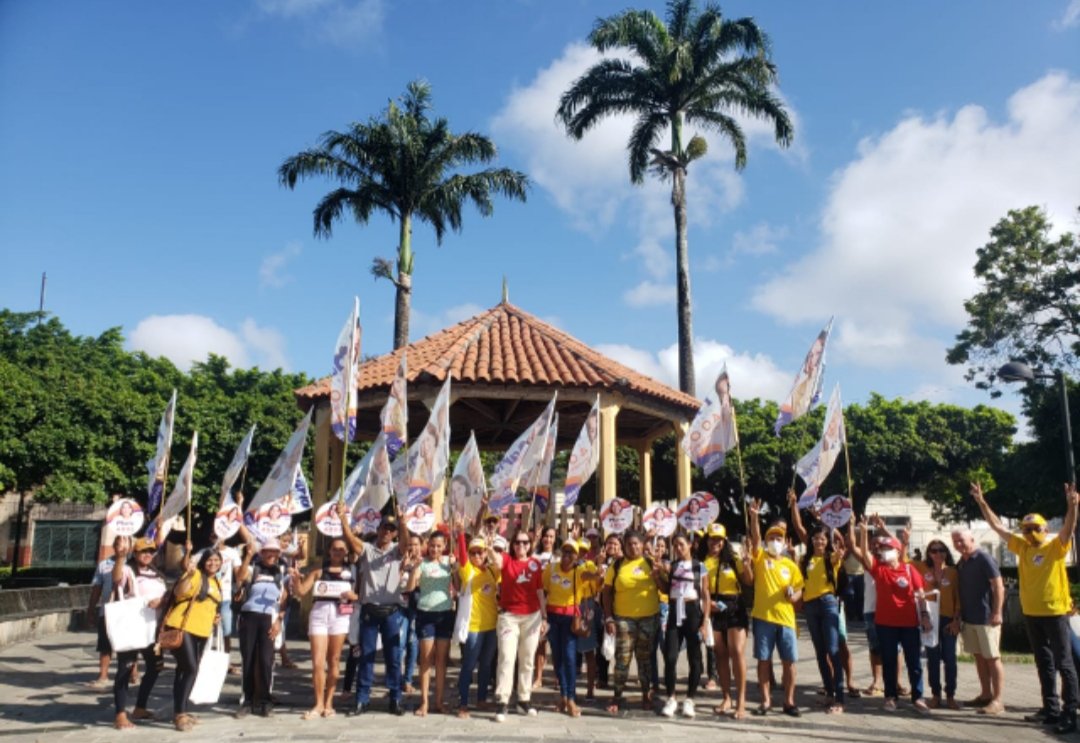 ProfaMariaPE's tweet image. Agora pela manhã, no município de Moreno, a cidade onde me criei e estava panfletando e conversando com as pessoas da cidade.

#ProfessoraMariaJoséDeSena #Educação #Pernambuco #PernambucoMeuPaís #4001