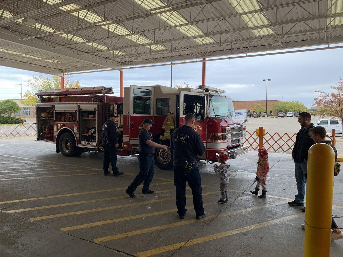 WentzelDoug's tweet photo. Kids workshop and the local fire department out today at 2826 to let the kids check out the truck! Thank you Rochester FD @jordanolsen0288 https://t.co/TNRLtSTtb8