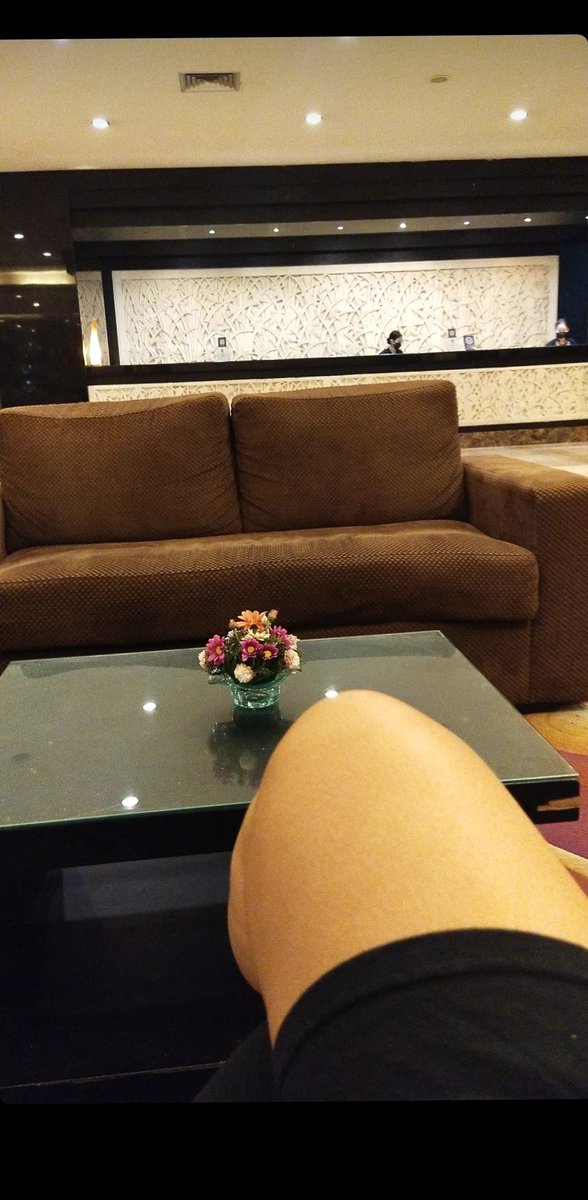 hy_ayy1's tweet photo. Duduk d lobby, tp ga nunggu siapa".. 😪 nungguin yg ga pasti..🤭 #Bali #denpasar https://t.co/P41HRknPFy