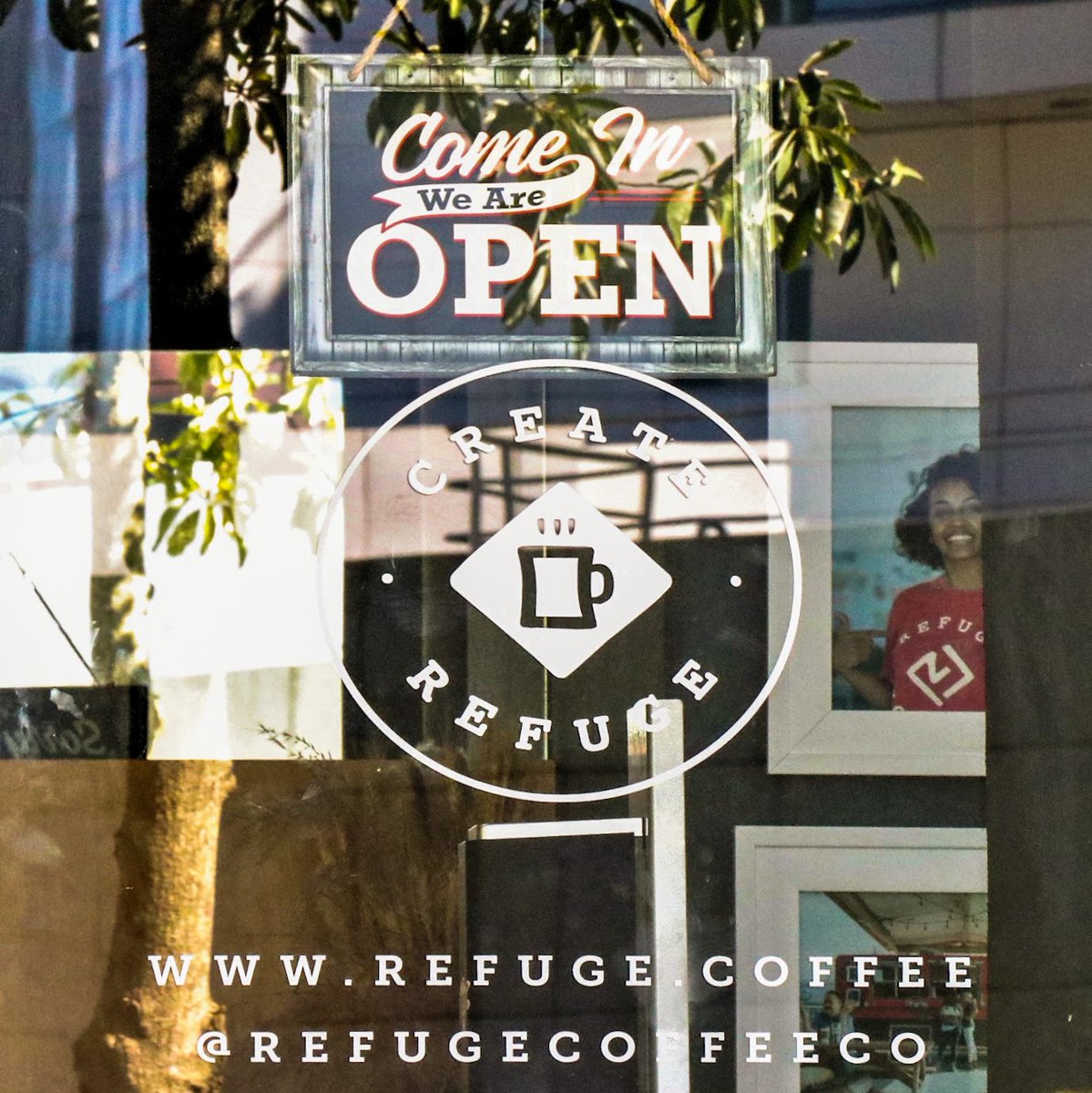 TheWoodruff's tweet photo. Happy #InternationalCoffeeDay! Since @RefugeCoffeeCo opened on campus, we may have had too much caffeine, but we've had the perfect amount of inspiration and welcome. Celebrate at Refuge Midtown before getting inspired at the Arts Center. ☕
#RefugeCoffeeCo #CreateRefuge https://t.co/kf4U19N9O0