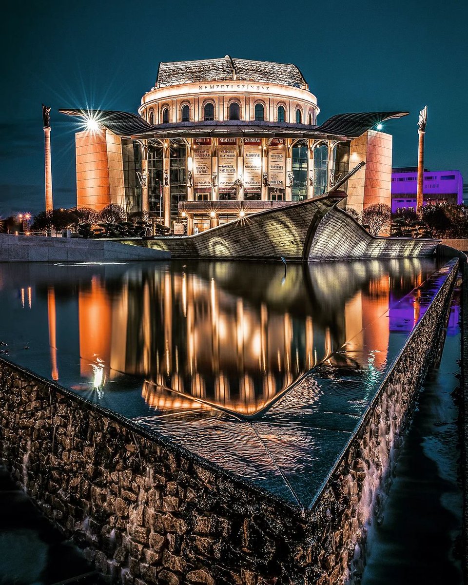 The stunning National Theatre in Budapest 🎭

📷 IG @madeec 

#dailynewshungary #hungary #budapest