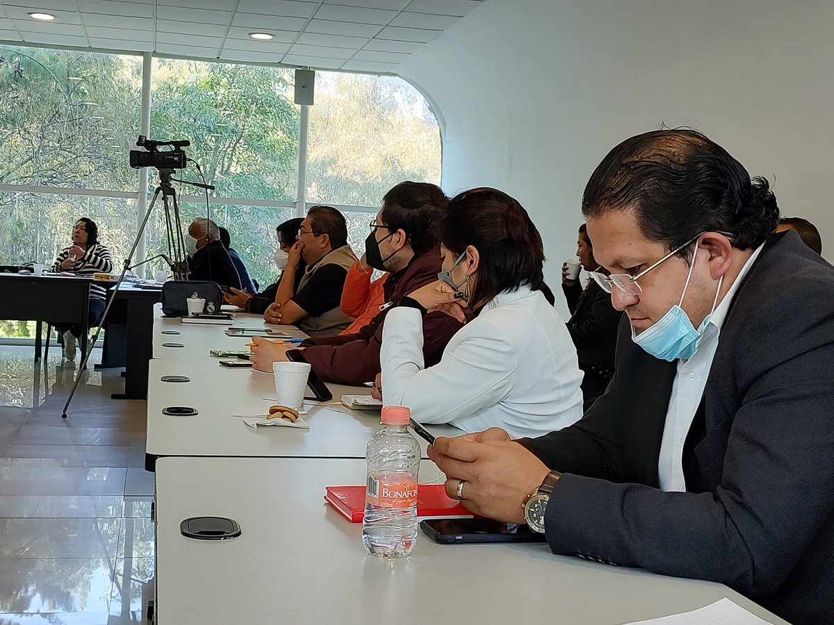 RJoyaC's tweet photo. #FelizSábado en #TallerPeriodismo aprendiendo sobre las herramientas para el periodismo móvil con @fidelromero_mx
En @FcypysUaemex con apoyo de la #APVT y @DGCU_UAEMex
🤓✍🏽🗒️🎤🎧📺📻🎚️📱💻 https://t.co/l99kRZJCbr