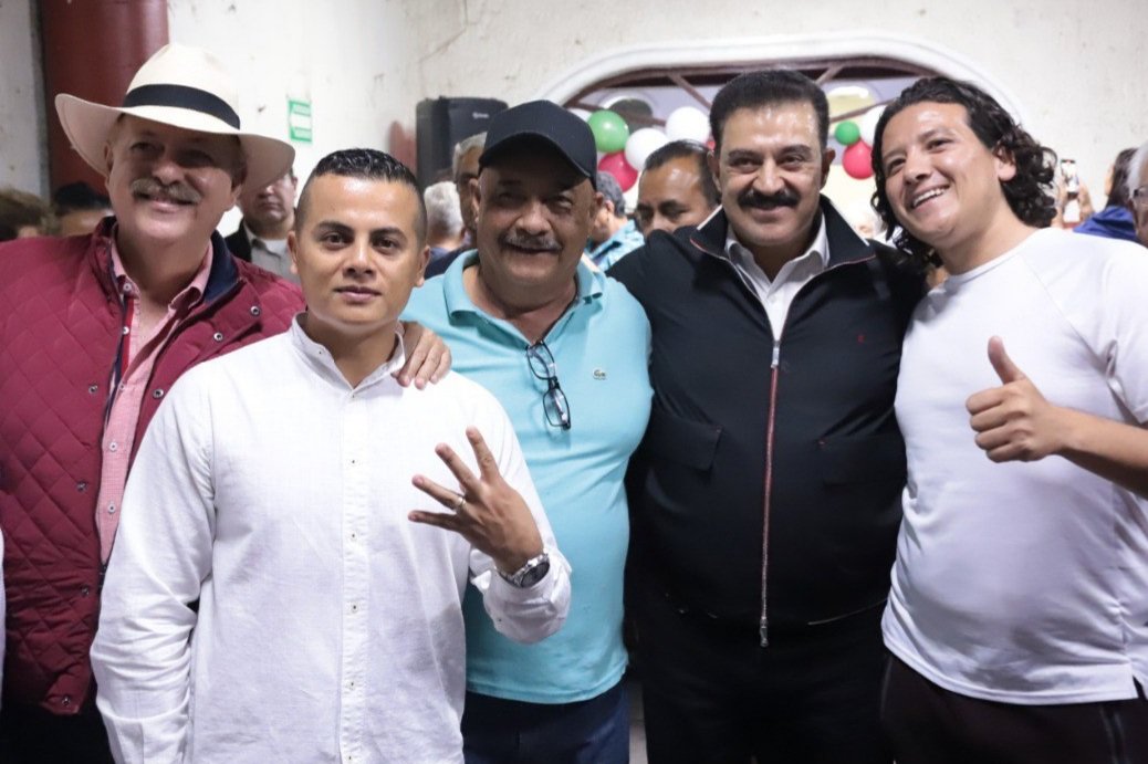 El día de ayer convivimos con vecinas y vecinos de El Zalate, quienes nos recibieron con mucha alegría. 

Estoy seguro que la transformación llegará a cada colonia de Guadalajara. ¡Sí señor!