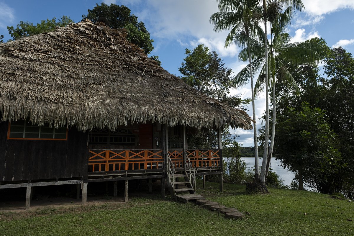 MinAmbienteCo's tweet photo. La Amazonía colombiana es una de las regiones más importantes del país. Ocupa casi la mitad del territorio nacional y alberga una gran diversidad de especies y áreas protegidas. 
¡Hoy, desde Leticia, #AmazonasTienesLaPalabra en los Diálogos Regionales Vinculantes por el ambiente! https://t.co/hYrBZl0SNv