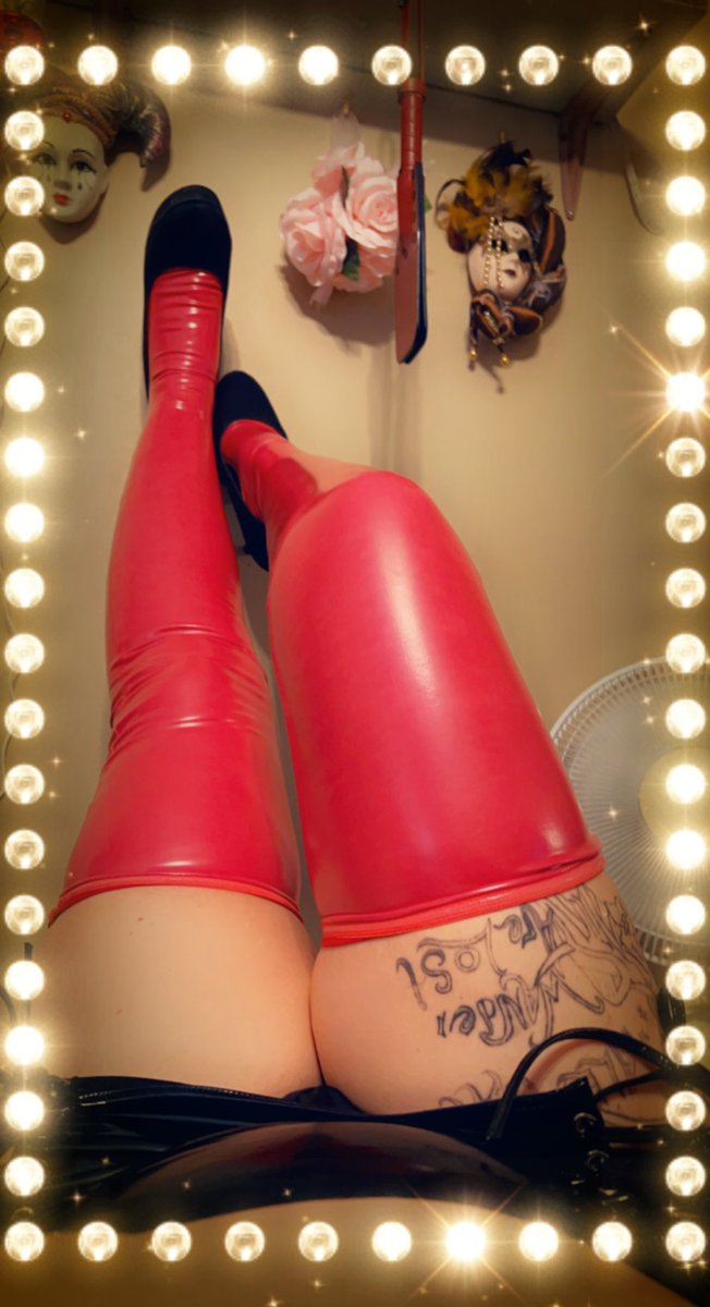 goddessjaeRayne's tweet photo. Wake up wake up it’s the first of the month get up get up and gift your goddess on this spectacularly sumptuous Saturday  send some $miles ✓#paypig#paypigs
#cashslave #humanatm #paypigswanted #findomslave #moneyslave #cashcow #finsub #paypiggyneeded  ##findomme #goddess https://t.co/tFacpwNsPc