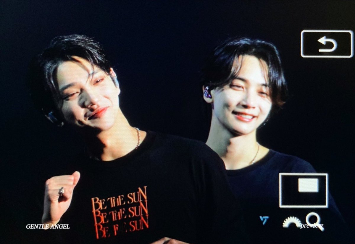 221001 BKK day1 #세븐틴 #정한 #조슈아 

스냅슛추는 캐럿보구 신났음ㅋㅋㅋㅋ