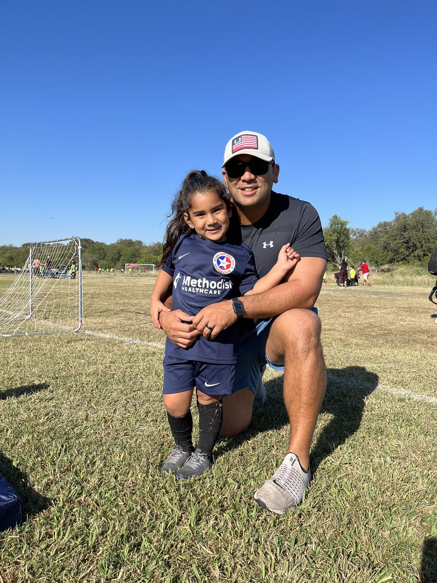 CoachLara14's tweet photo. Soccer Dad. Love watching her learn how to compete, build some toughness and how to be a good teammate. #MadisonRhea https://t.co/L4V5H41DJ8