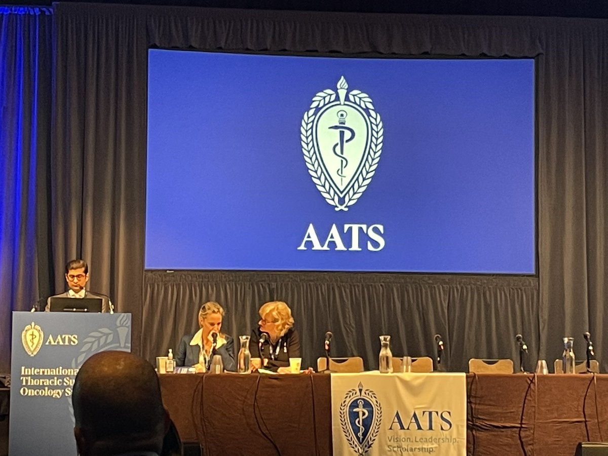 huroqu90's tweet photo. Congratulations on such outstanding presentations by @nchudgar @BrendonStilesMD ! Deeply inspired by their work on Lung Cancer and grateful to have such great mentors !! #AATS @AATSHQ https://t.co/jMJOI8zkrR