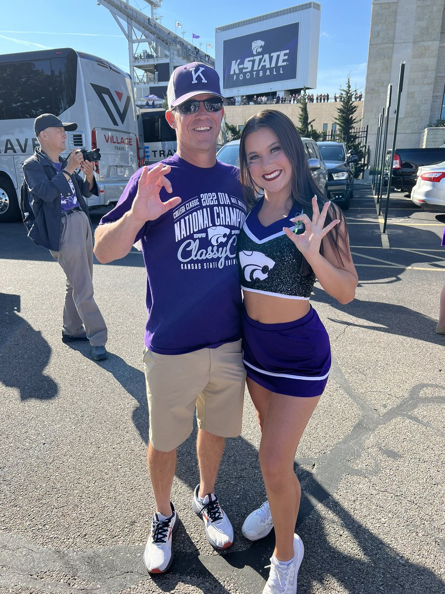 kcmomturner's tweet photo. #KStateFB Chi Omega Dads Weekend https://t.co/bkvyDKxcdK
