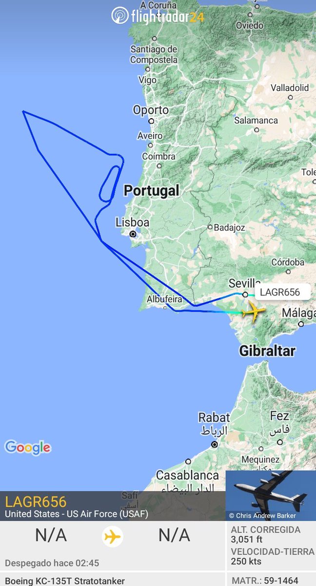 MilRadar's tweet photo. 🇺🇸 #USAF KC-135T Stratotanker 59-1464 del #351stARS regresa a #Morón tras maniobra #AAR sobre el #Atlántico a un E-3A Sentry https://t.co/KNlbTyQm5K