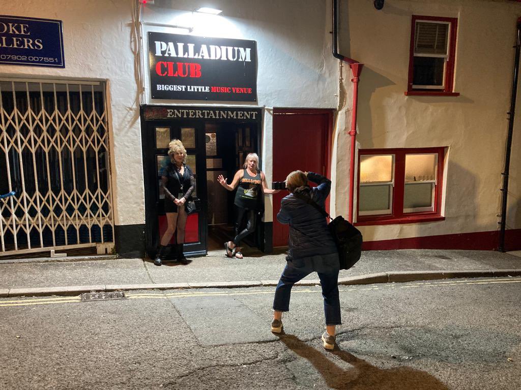 Visible Girls tweet media