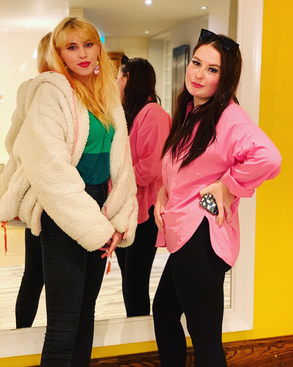 Visible Girls tweet media