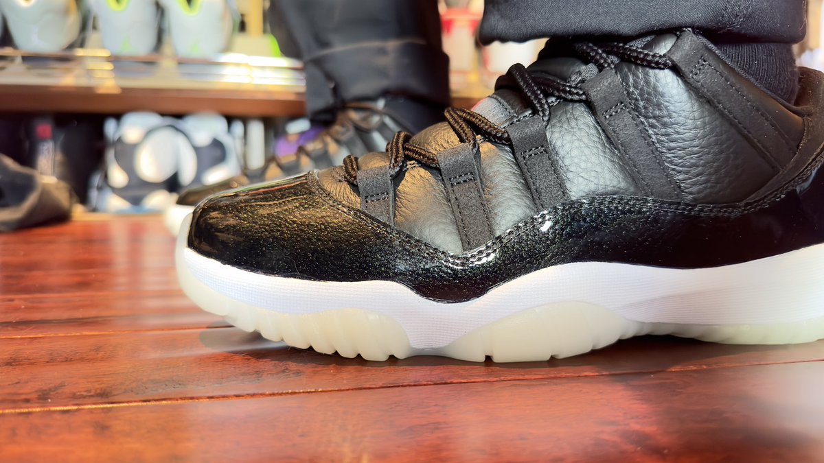 OriginalMMRE's tweet image. It was time. UNDS’ed these AJ 72-10 lows today. A crisp Colorado morning. What are you wearing today Fam? #KITD