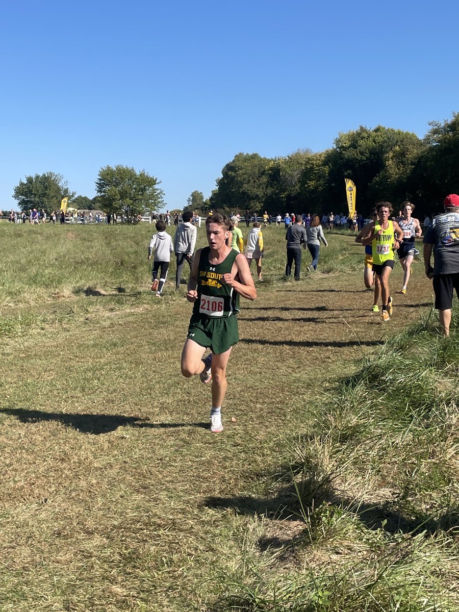 APBogart's tweet photo. @sms_tf varsity boys run at the Ray-Pec Invitational. #raiderrunners @SMSRaidersAD @SMSouthTDain https://t.co/5jzf95LJ4e
