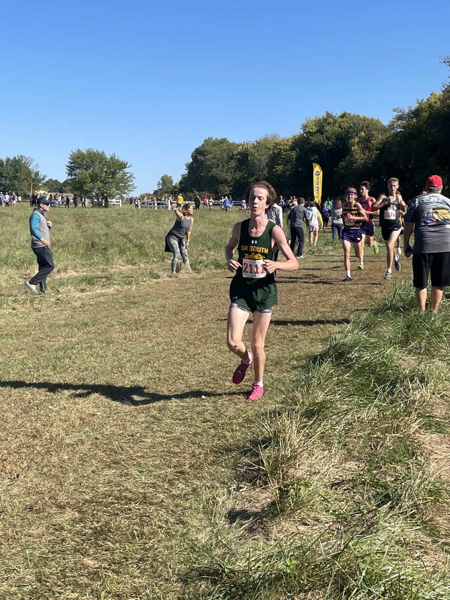 APBogart's tweet photo. @sms_tf varsity boys run at the Ray-Pec Invitational. #raiderrunners @SMSRaidersAD @SMSouthTDain https://t.co/5jzf95LJ4e