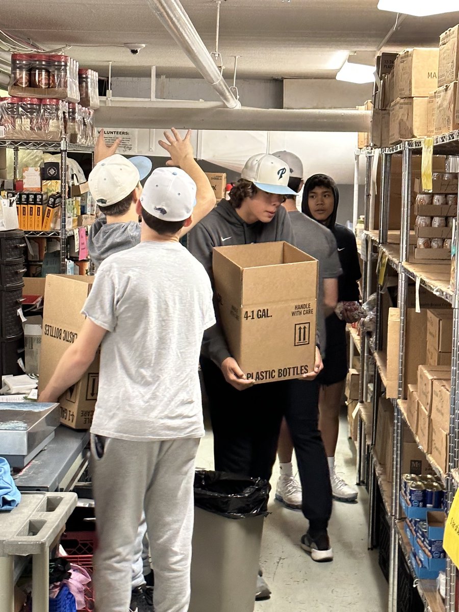 .⁦<a href="/PHSVBaseball/">Prospect Baseball</a>⁩ is supporting the Northwest Compass food pantry this morning during #ProspectGives22