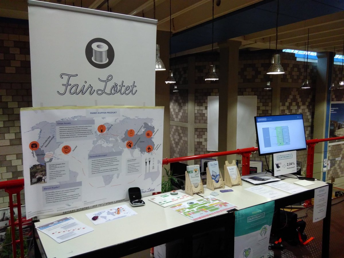 Viele interessante Gespräche am ersten Tag der #BitsundBaeume22. Danke an alle, die unseren Stand besucht haben! Wer noch nicht da war: kommt ins Forum, 1. OG!