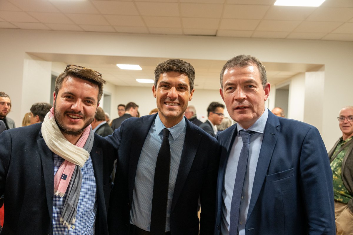 AurelienPradie's tweet photo. Merci à tous pour votre enthousiasme hier soir dans la Vienne. Un espoir est possible ! Vous ne voulez pas rejouer les matchs du passé. Partout vous me le dites. En avant !

Merci cher @NEDELECRonan1 pour ton invitation et ton accueil. https://t.co/1gmcDOaRwZ