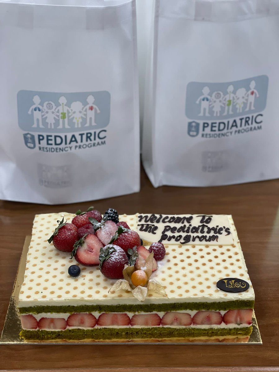pedia_ksu's tweet photo. نرحب بالمتدربين الجدد في برنامج طب الأطفال ؛ ونتمنى لهم دوام التوفيق .. 
Welcome to the pediatric family https://t.co/CxlldS5Mr4