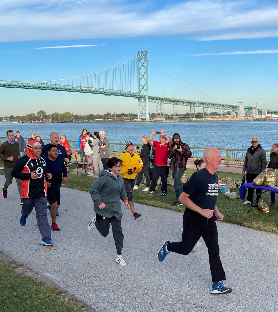 This morning, WPS Acting Chief Jason Bellaire laced up his running shoes for RE/ACT Windsor-Essex’s 2nd annual 5KM Walk/Run fundraiser at Assumption North Park. Chief Bellaire proudly ran alongside RE/ACT Director Bob Cameron, one of our city’s top community advocates.