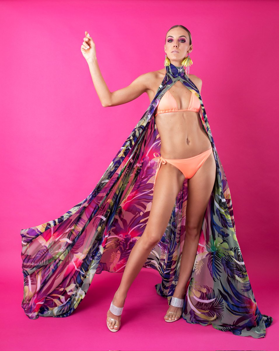 ms__samayoa's tweet photo. La Kolonia #MS #2022
Ese exotismo tropical que nos identifica. 
#collection #womenswear #glam #tropical
#latinoamerica #sabor #latino https://t.co/LvHaeKejae