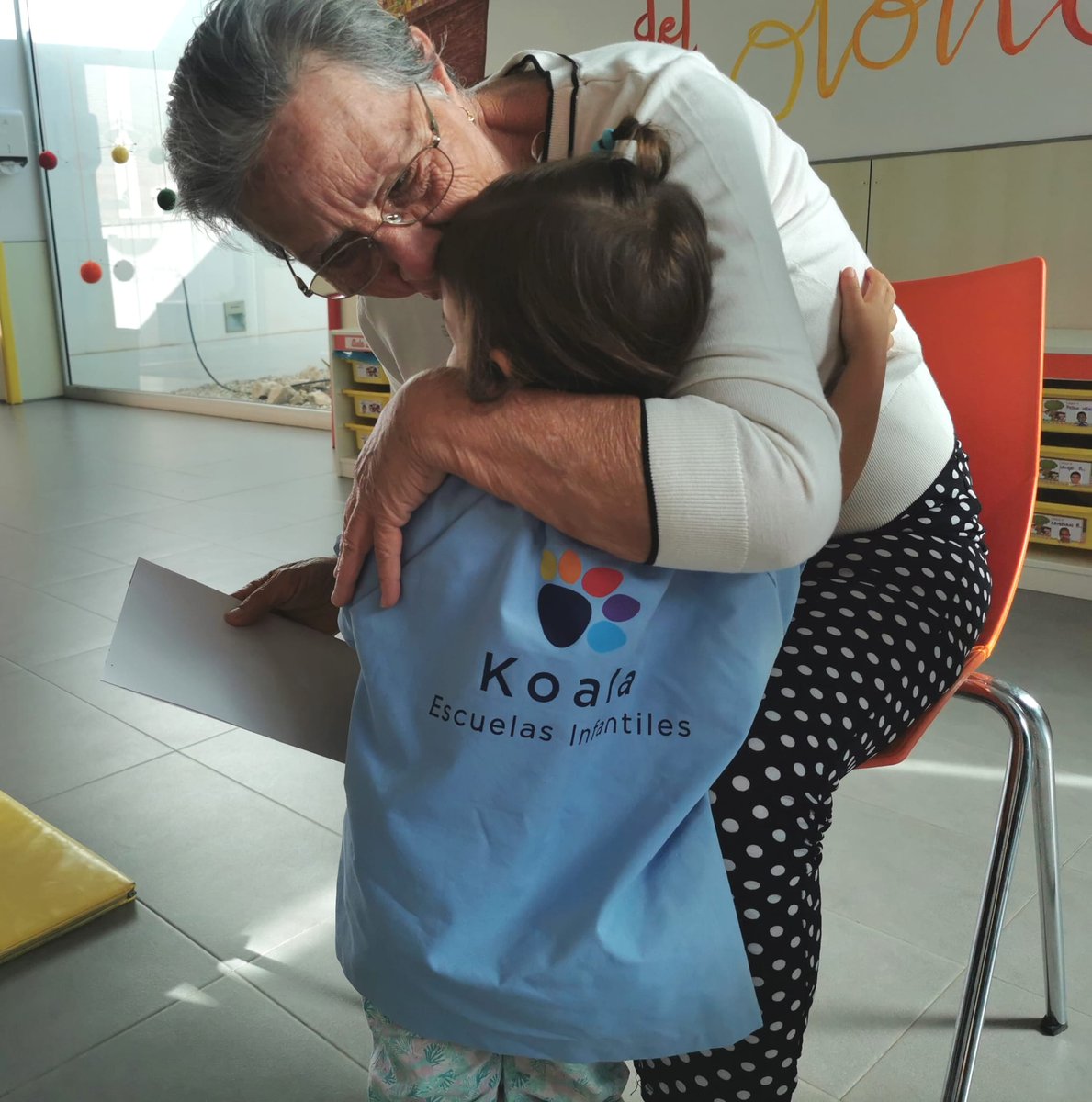 👴🏻DÍA INTERNACIONAL DE LAS PERSONAS DE EDAD👵🏻
Recibimos en la #EIViator a dos usuarios del SAD de <a href="/dipalme_almeria/">Diputación Almería</a>  del <a href="/Viatoraldia/">Ayuntamiento de Viator</a> , gestionado por <a href="/Clece_/">CLECE</a>
Hay momentos que no tienen precio🤩
#EscuelasInfantilesKoala 
#DiaInternacionalDeLasPersonasdeEdad 
#NuestroMayorTesoro