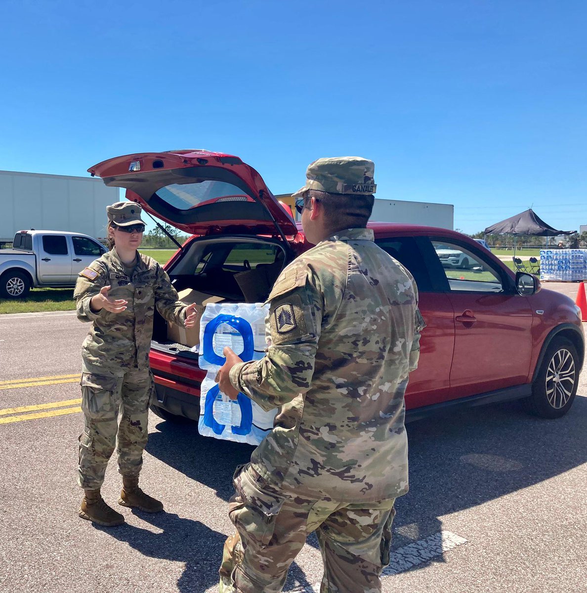 FLGuard's tweet photo. Here are the Points of Distribution in Lee County:

North Fort Myers Community Park 2000 N Recreation  Park Way North Fort Myers, 33903

 Estero High School Lot (behind school)

Flea Master Flea Market 4135 Dr. Martin Luther King Jr. Blvd. Fort Myers, 33908 https://t.co/jTApjlvBaj