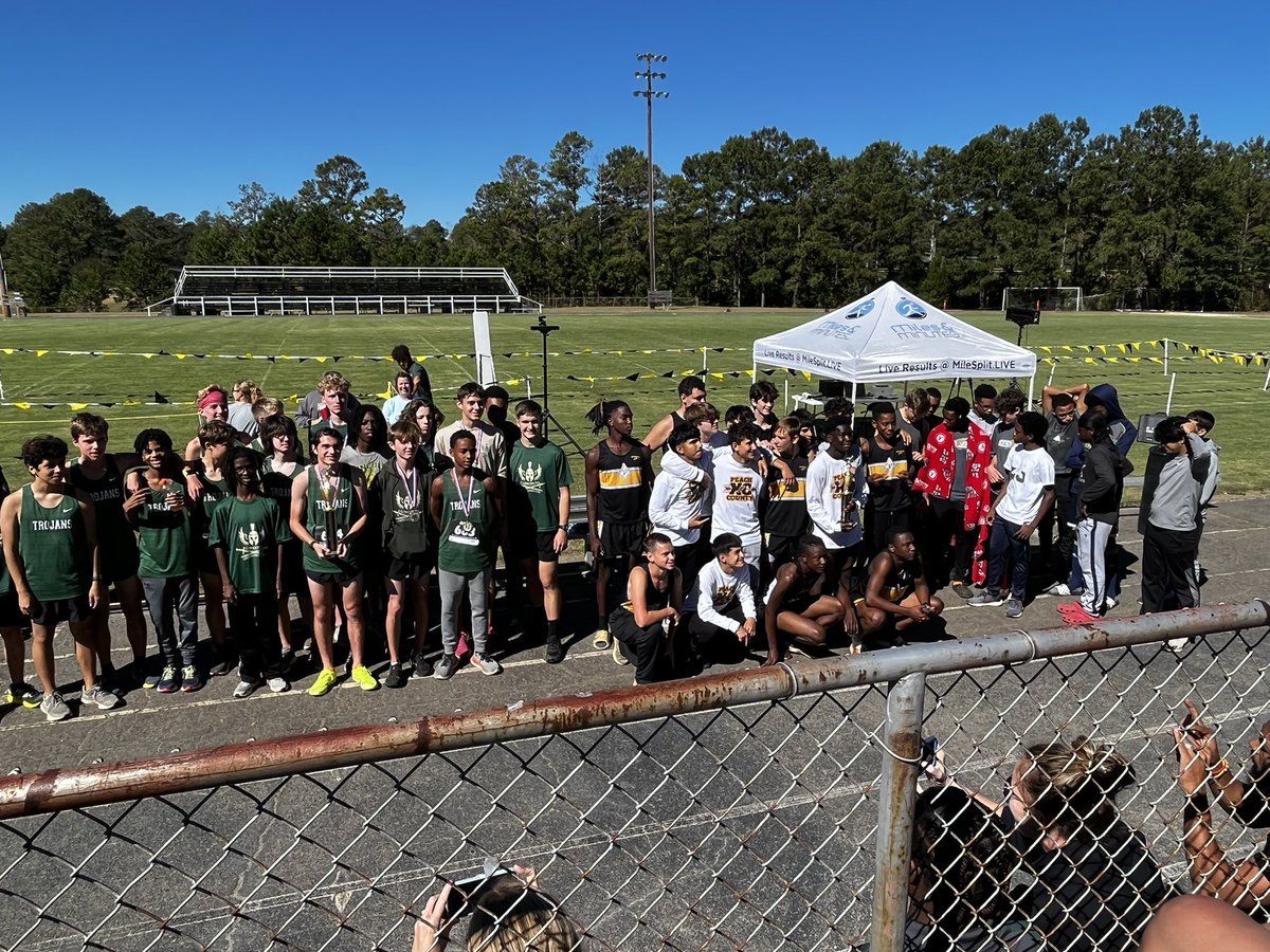 FCXCTigers's tweet photo. Boys placed 3rd at Southland Raider Run! Izzy Sulton placed 13th overall #TigersRun #TigerPride #AllEyesOnUs @FCHSTigers @FCHSTIGERSPORTS @FCHSCoachRoss https://t.co/4hsbapQdwj