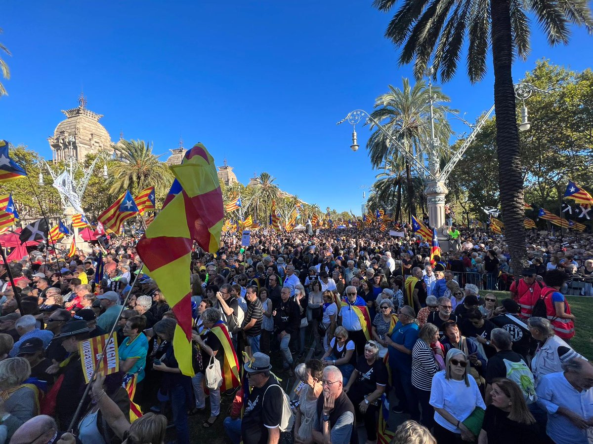 -L'independentisme està en hores baixes.
-L'independentisme: 👇🏻