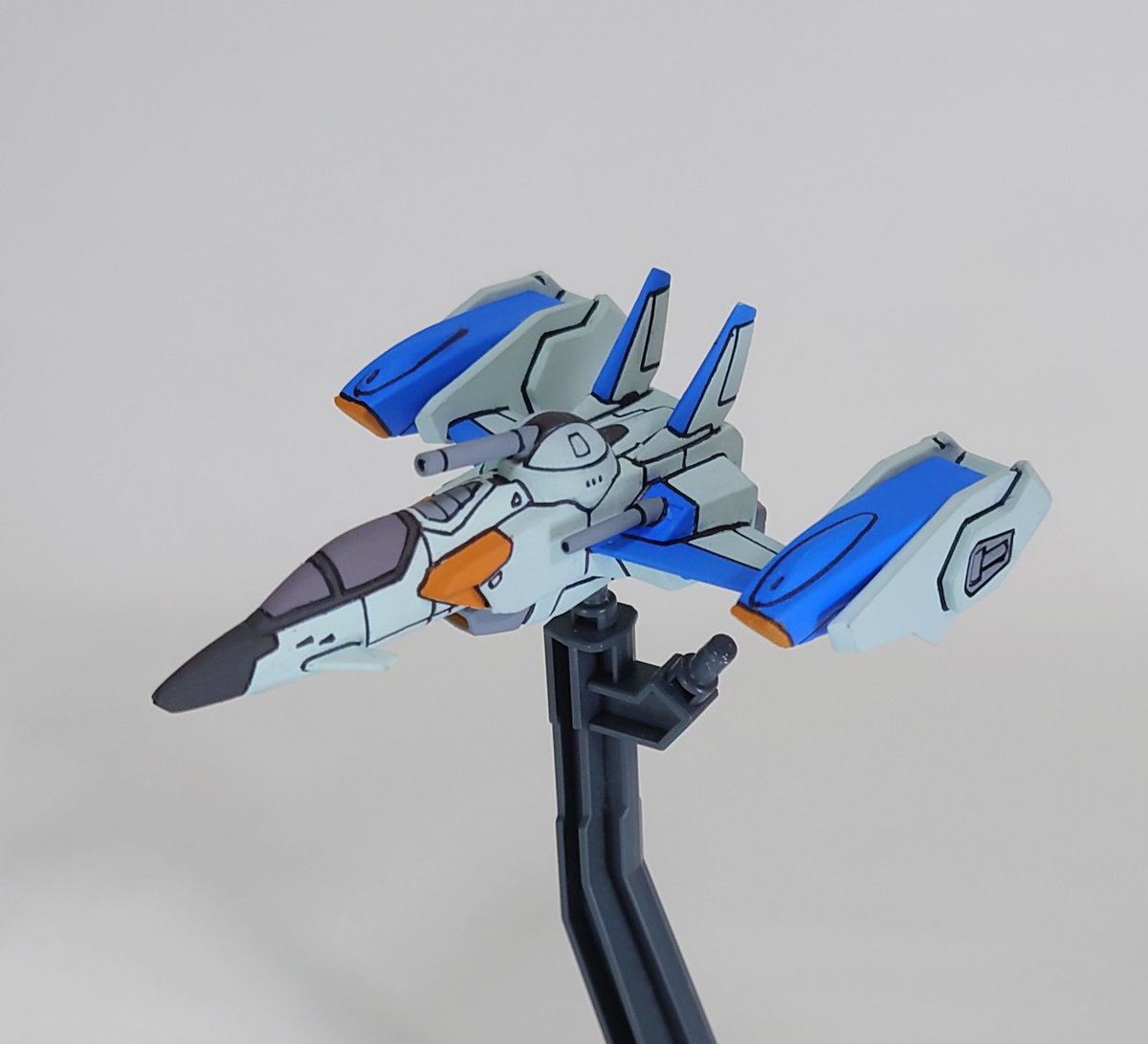 @Fken12190030 ランチャーストライクガンダム。
エントリーグレードストライク + マグネット合体重武装MS ランチャーストライカー(プライズ品) を組み合わせてみました。
アグニのアームはパワードアームズパワーダーを使用。
付属していたスカイグラスパーも良いデキでした。
#ガンプラ好きと繋がりたい 