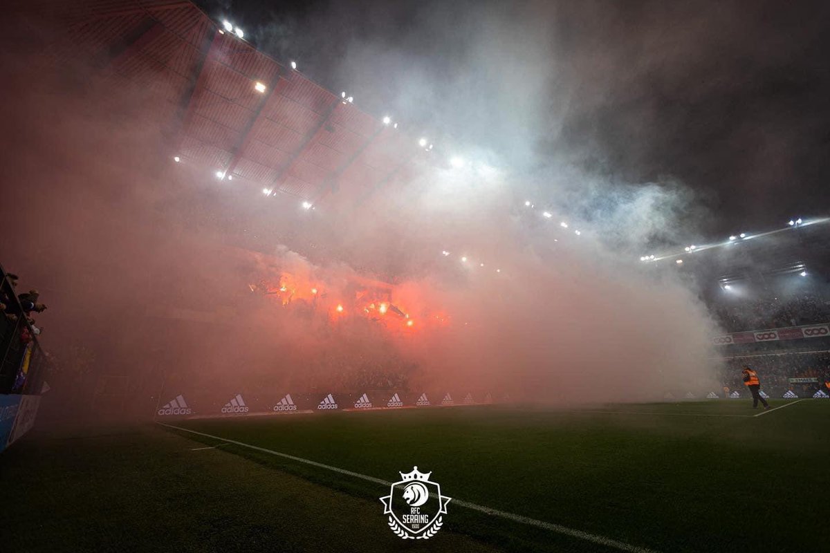 RfcSeraing167's tweet photo. ❤️🖤 Une ambiance digne d’un derby ! 🔥
🤝 Merci au @Standard_RSCL et aux supporters Liégeois pour leur accueil toujours chaleureux !
#STASER #𝐑𝐨𝐮𝐠𝐞𝐏𝐚𝐬𝐬𝐢𝐨𝐧𝐍𝐨𝐢𝐫𝐂𝐡𝐚𝐫𝐛𝐨𝐧 https://t.co/opOhC6fTF2