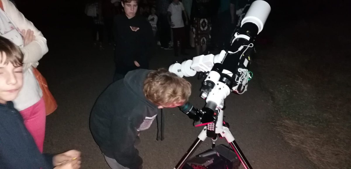 #AAC La Agrupación Astronómica de Córdoba participó ayer noche en la #NightSpain. Como siempre, mucho asombro al mirar por los telescopios...