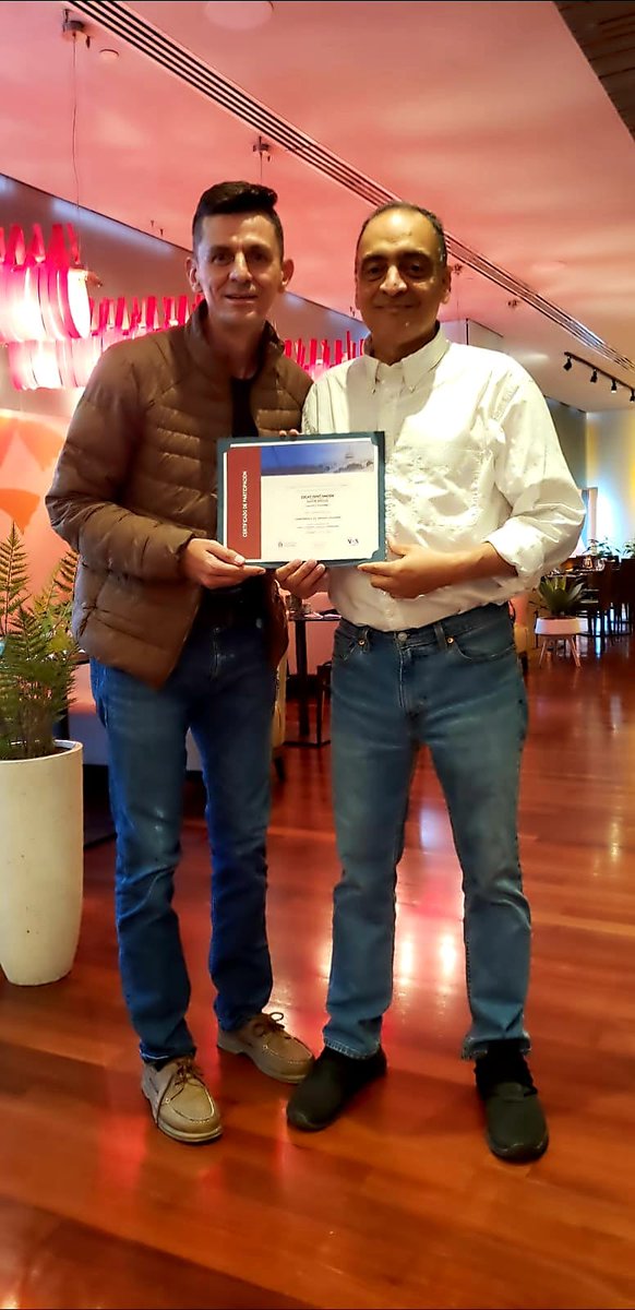 OSCARRENERINCON's tweet photo. @GoberNorte recibe reconocimiento por su participación en la Conferencia de medios de @USAGMgov en #RepublicaDominicana que propicia conversaciones críticas sobre lo que se ve, escucha, lee y publica en los medios, felicitamos al director de Marketing @IscarBlanco 
@VozdeAmerica https://t.co/adzqJhgT0T