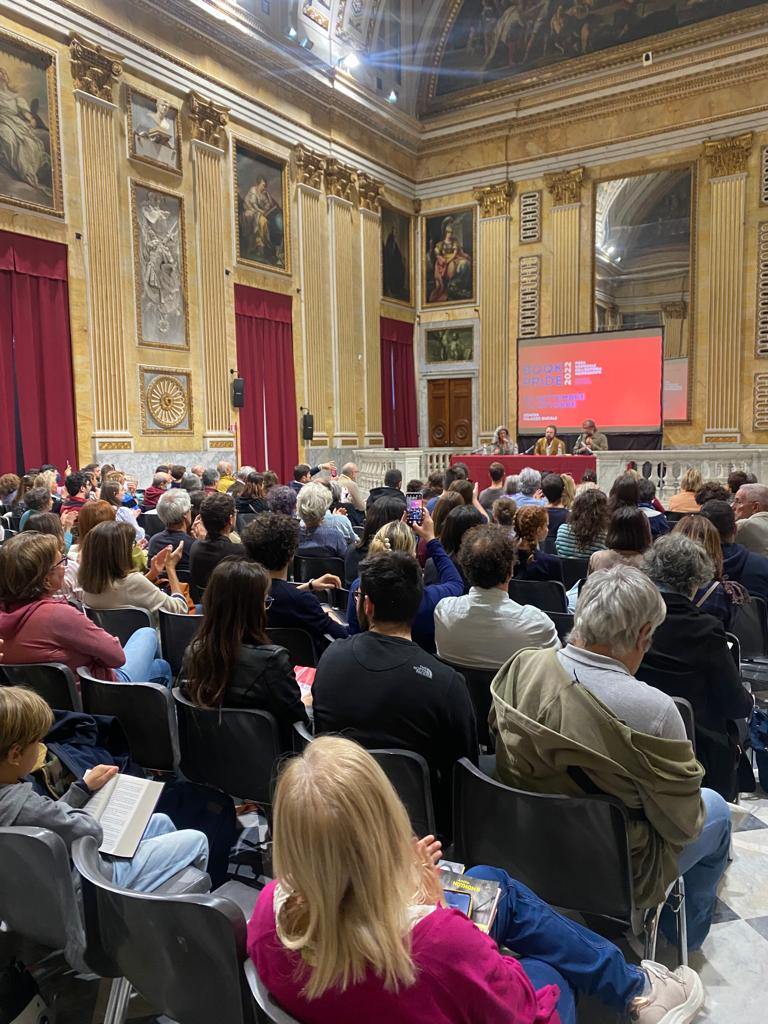 Codice Edizioni tweet media