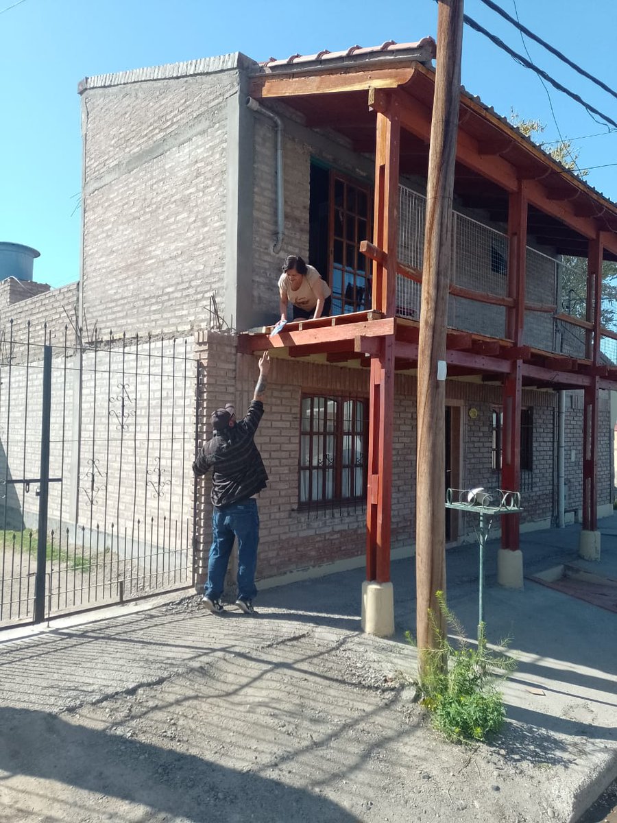 andreaferraciol's tweet photo. GRACIAS vecinos y vecinas por recibirnos #SabadoAzul #MarcosParaNeuquén @marcoskoopm #Confluencia #MilitanciaAzul https://t.co/cmqV8MZaSS