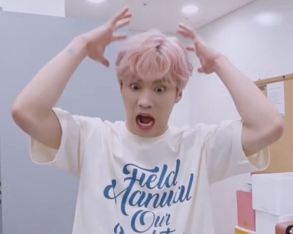 nocontextrocky's tweet photo. #라키 #ROCKY https://t.co/C6DSOB3qLb