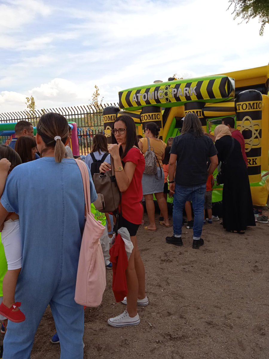 ConfapaMadrid's tweet photo. Nuestra enhorabuena a @ampaCDA y @AireCeip por la iniciativa de celebrar una fiesta de bienvenida al alumnado en colaboración de AMPA y centro educativo 👏👏👏 https://t.co/4CoTJ729Pk