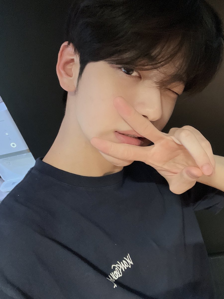 TXT_members tweet picture