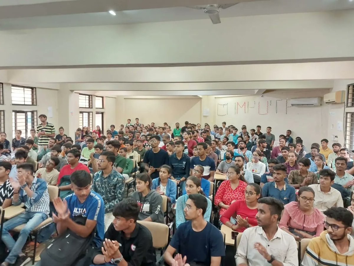 gec_patan's tweet image. Students were enlightened with some fantastic launch  by Code Hives Team  on  Git and Github 
Website: codehives.gecpatan.ac.in 
(Part 2)

#git #github #gitexpert #gitworld #githash #gittag #gitcode #git_ance #gitops #git_ator
#codehivesgecp
#codehives