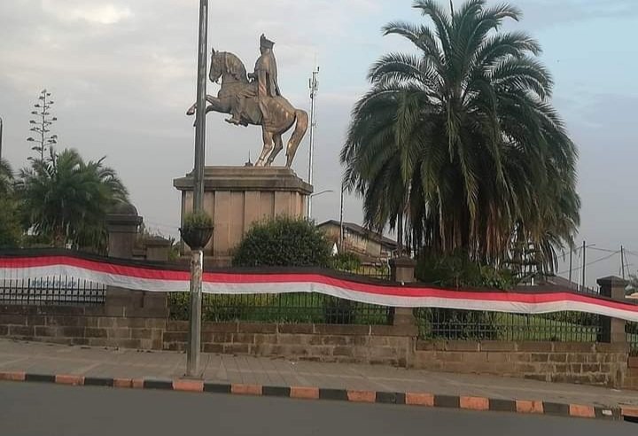 AbdoWayu's tweet photo. Extremists Brodcast &amp; activities had tried blacksheds &amp; undermined Oromo cultural festival #Irreechaa held @Finfine_2022,loudly "አድስ እበባ ካይሮ ግብፅ መስላለች,as if it exotic else from.But thanks my Oromo &amp; fellows had shown even to world as own #Oro_Gada_Flags.#Proudly https://t.co/2MNDWvRvSA