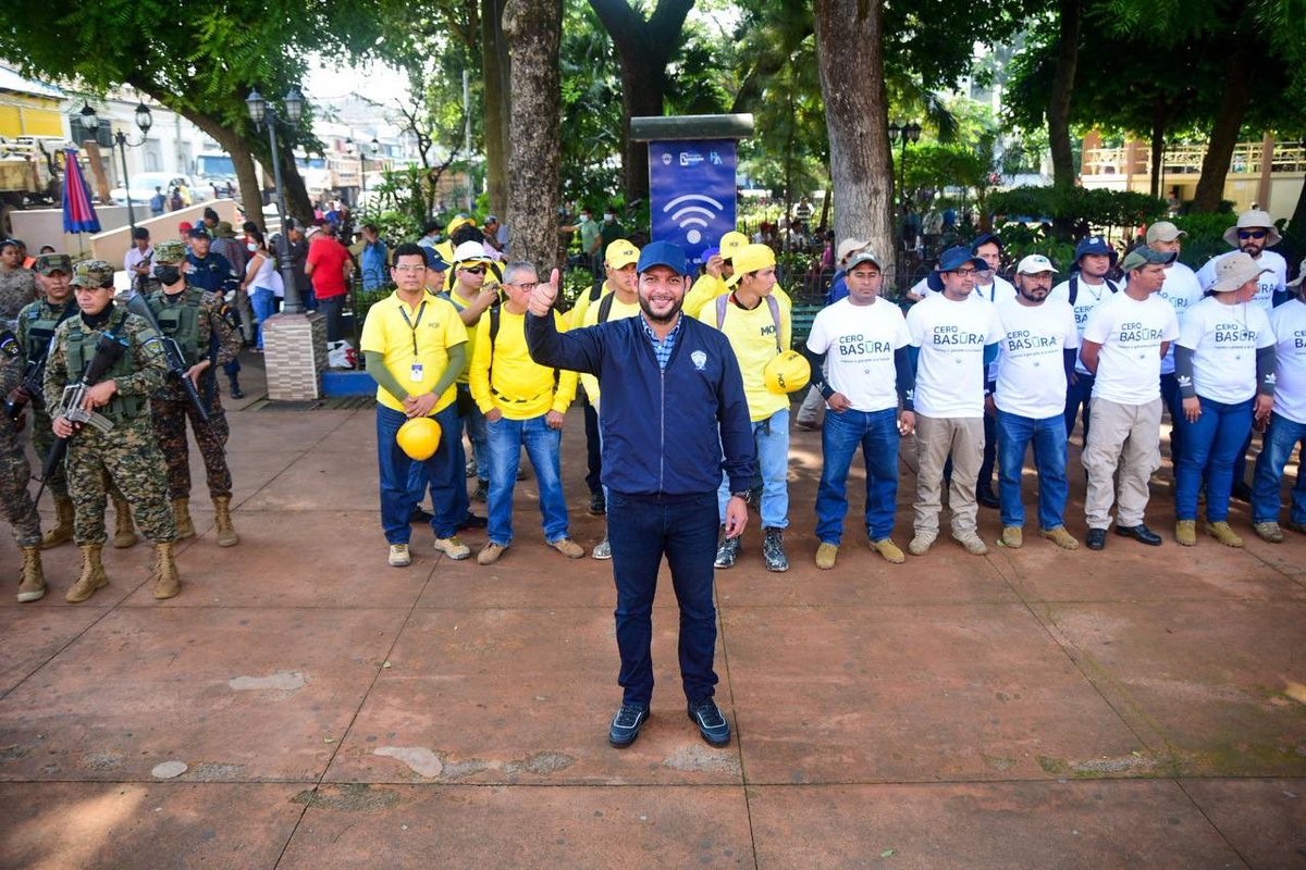 #CampañaNacionalDeRecolección | La actividad se desarrolla en trabajo articulado de la municipalidad con el Ministerio de <a href="/MedioAmbienteSV/">Ministerio de Medio Ambiente</a>, <a href="/ObrasPublicasSV/">Ministerio de Obras Públicas</a>, <a href="/PROCIVILSV/">Protección Civil de El Salvador</a>, <a href="/PNCSV/">PNC El Salvador</a> y <a href="/FUERZARMADASV/">FUERZA ARMADA</a>.