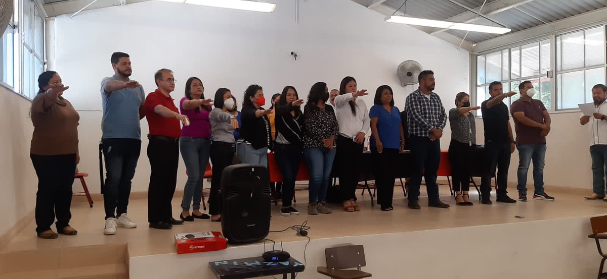 SNTE21's tweet photo. #UnoSomosTodos🙋♀️
#TodosSomosUno🙋♂️
Continuando con las asambleas de renovación de las delegaciones y centros de trabajo que conforman la #Sección21🟠 del #SNTE📚, la #DI33 de Preescolar; #DI38 de Primarias; #DII57, #DII204 de Secundarias Generales y Técnicas; #DII88 de https://t.co/3pspFe5jFR